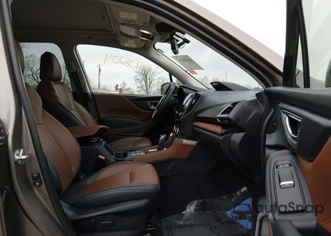 2022 Subaru Forester Touring z USA, uszkodzony, nr VIN JF2SKARC8NH463374